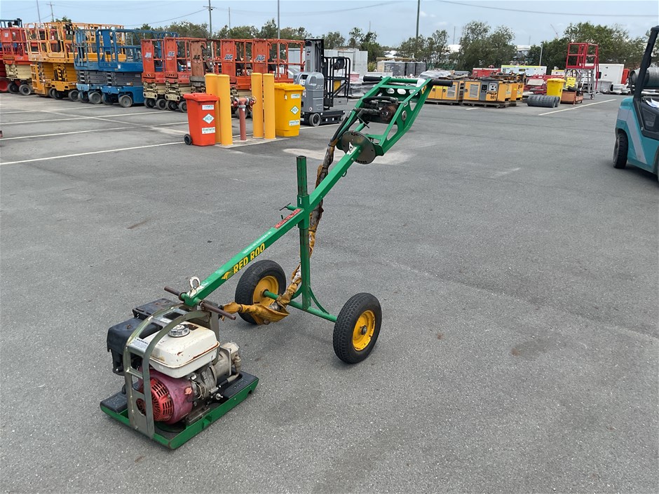 <p>Red Roo Post Hole Digger</p>