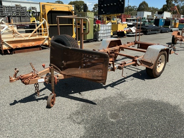 <p>Toilet Carrier Capacity x2 Single Plant Trailer</p>