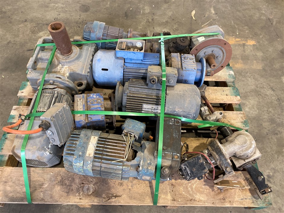 <p>Qty of Assorted Induction Motors with some Gear Reduction </p>