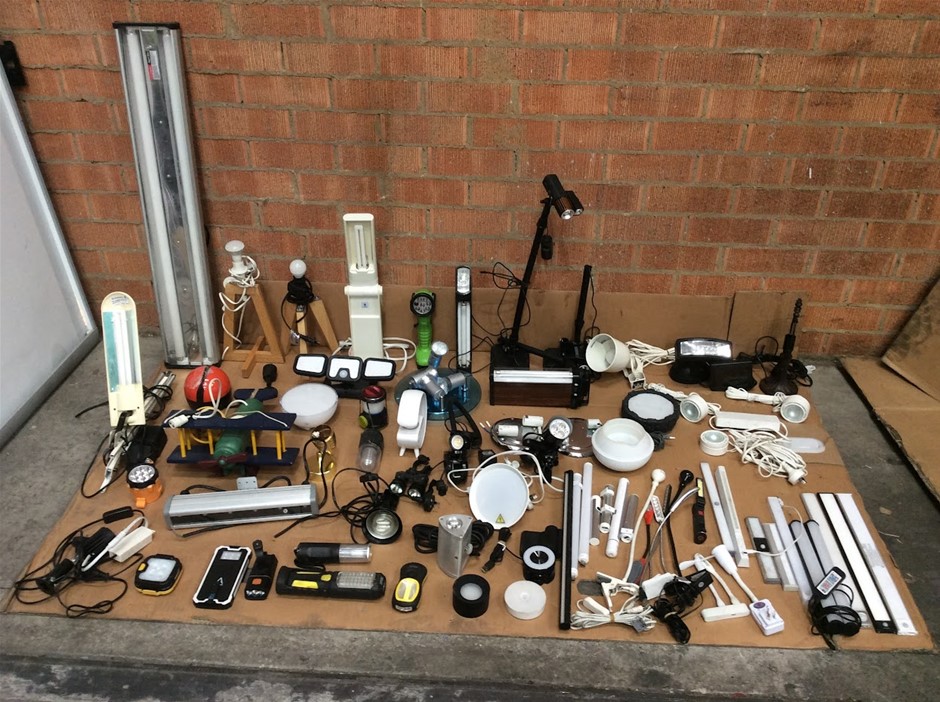 Mixed Lighting Equipment And Desk Lamps Collection Auction (0002 ...