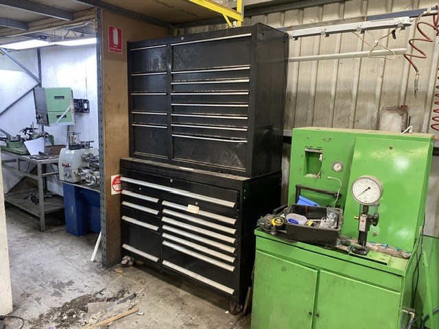 Large Mobile Tool Cabinet with Cabinet on Top