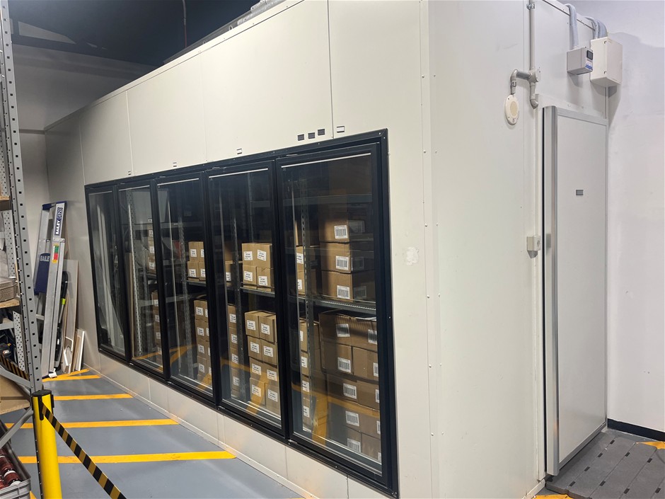 5 x 2m Coolroom with 5 Door Fridge Access (Disassembled) Auction (0002 ...