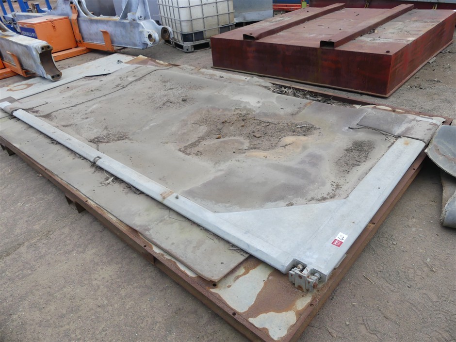 <B>Swing Doors (Qty 2)</B>