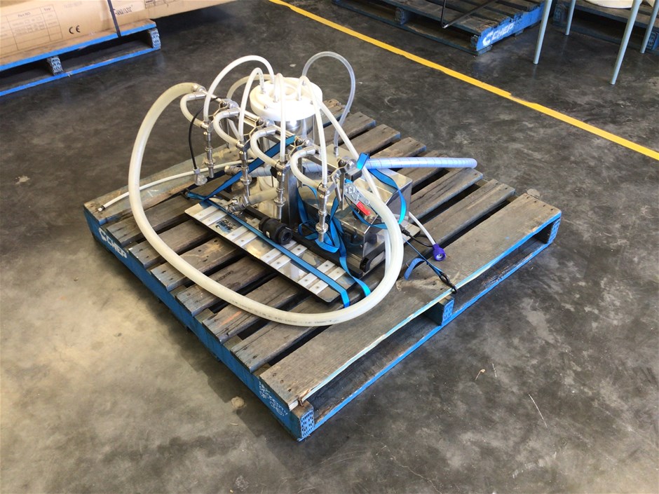 <p>Enolmaster Vacuum Filling Machine</p>