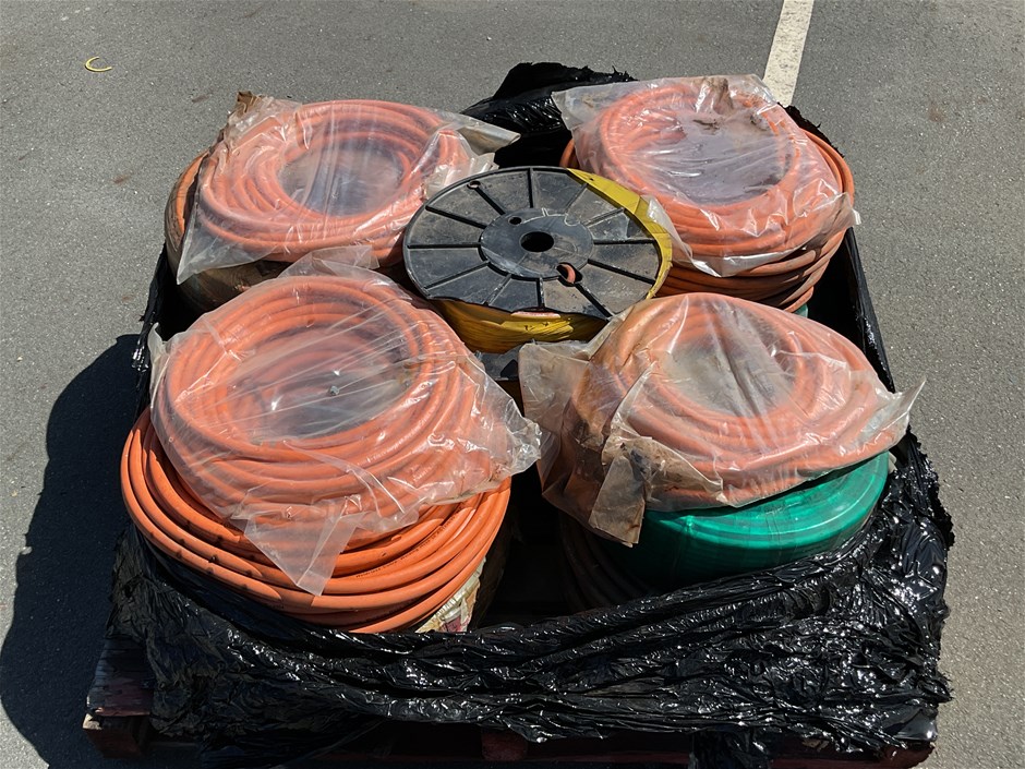 <p>Qty Welding Hoses x 1 Pallet</p>