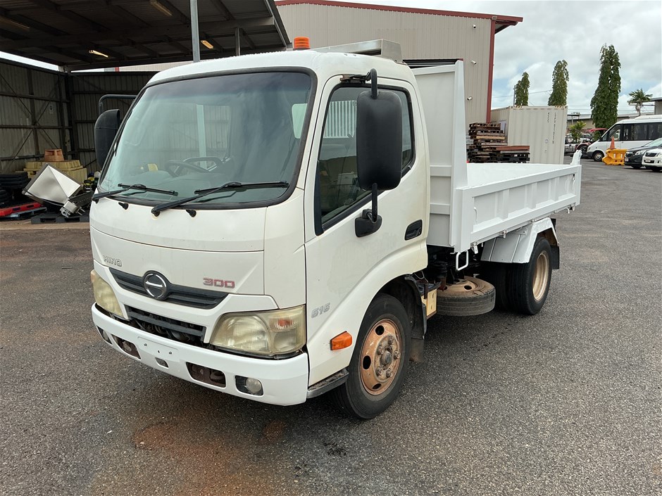 <p>2012 Hino 300 4 x 2 Tipper Truck</p>
