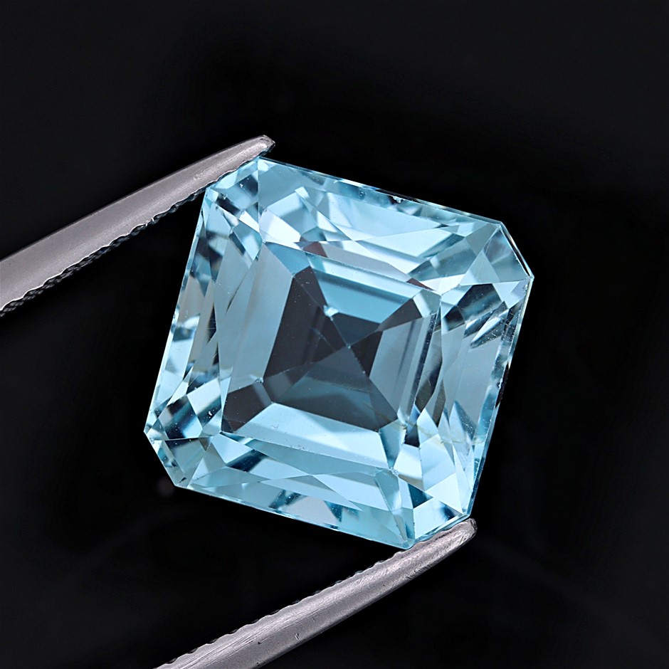 15.47 Carats Blue Topaz