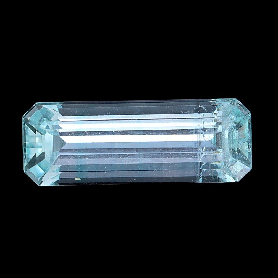 4.23 Carats Blue Aquamarine