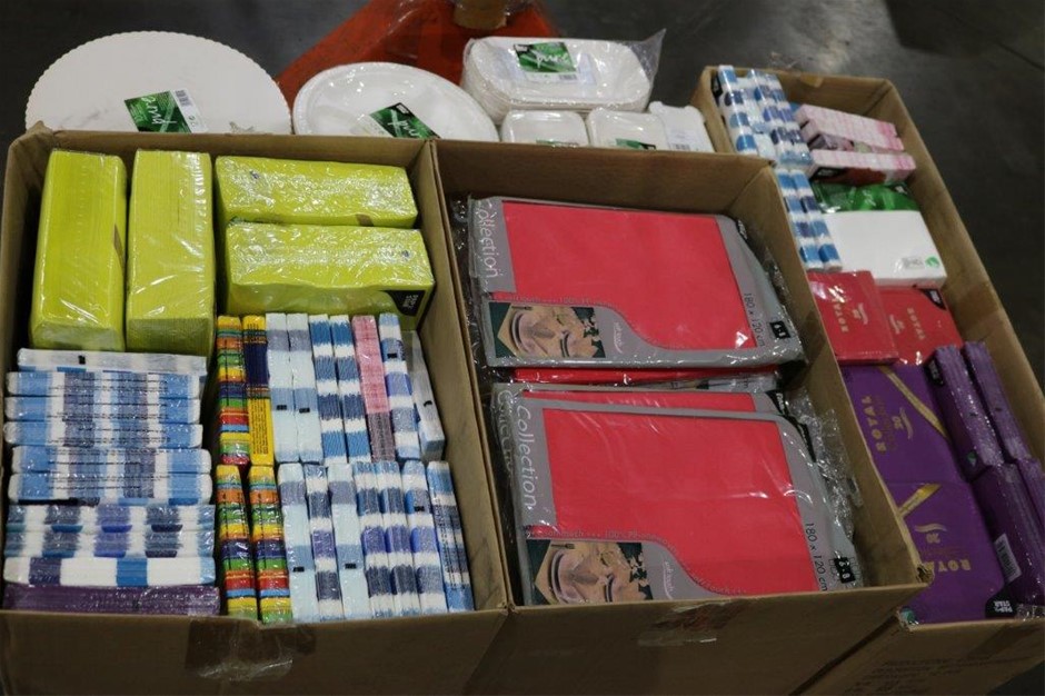 Papstar Assorted Paper & Party Items: Auction (0029-3036091) | Grays ...