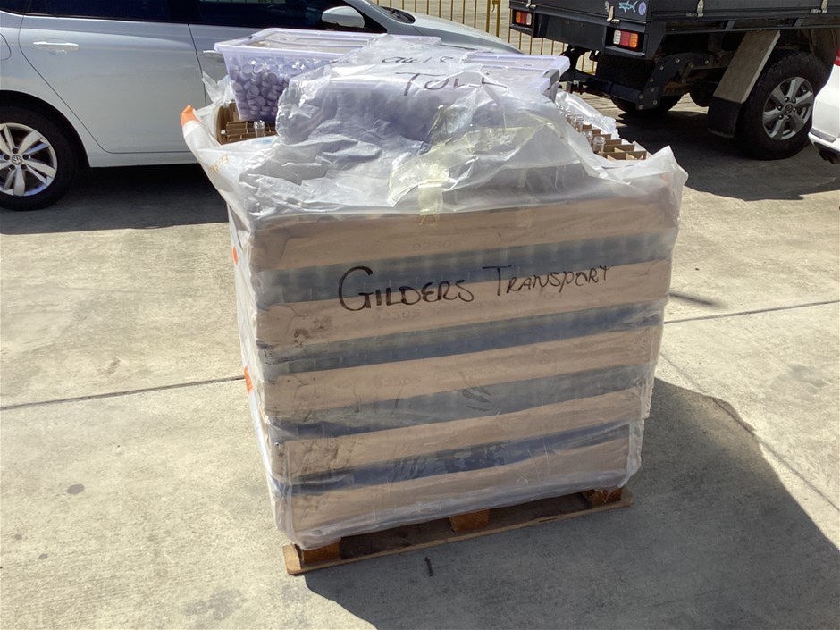 <p>200ml Glass Bottles and Lids </p>