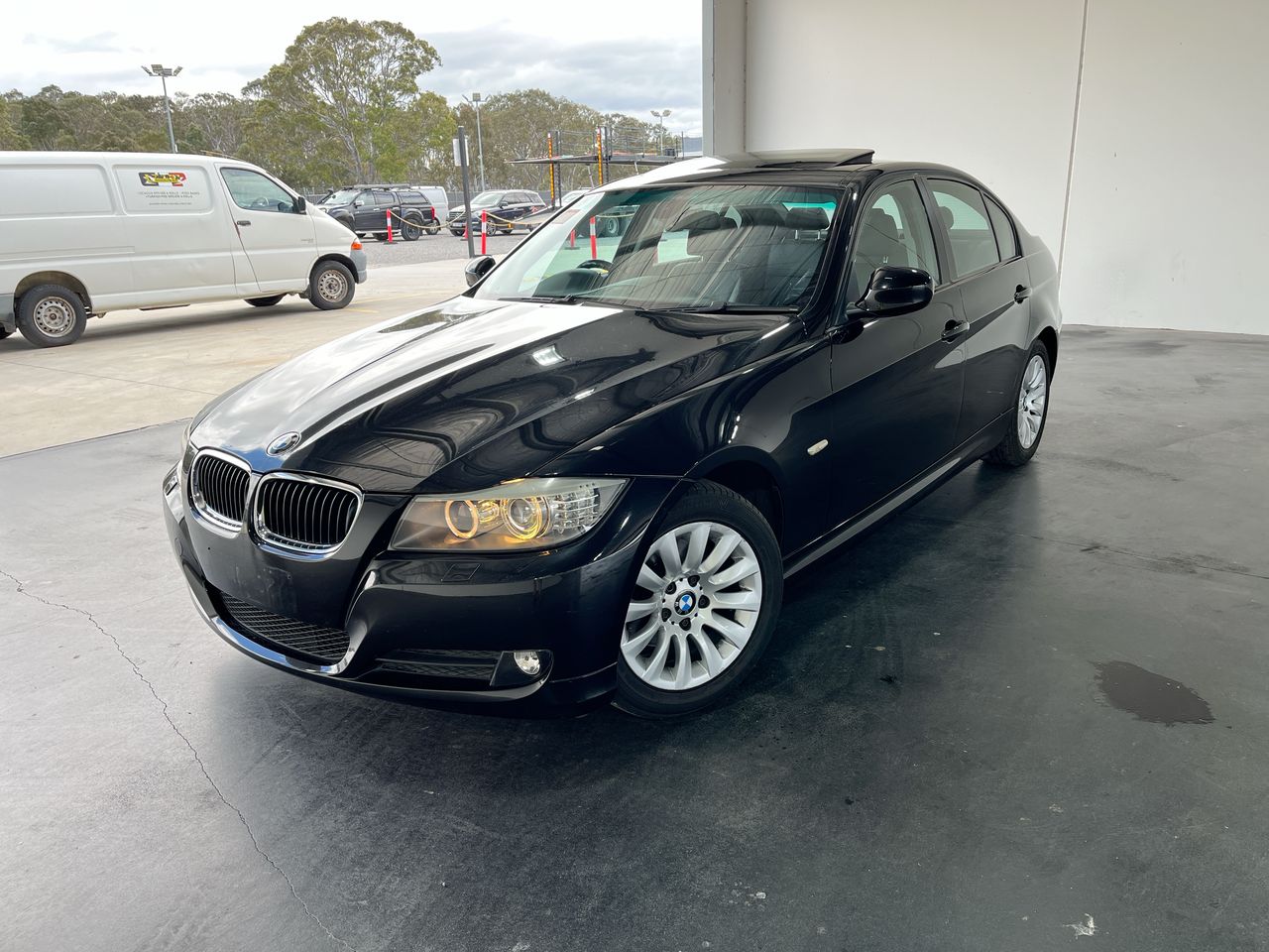 2009 BMW 320i 320i EXEC. E90 Automatic Sedan