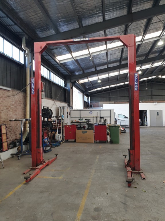 Molnar Two Post Clear Floor Overhead