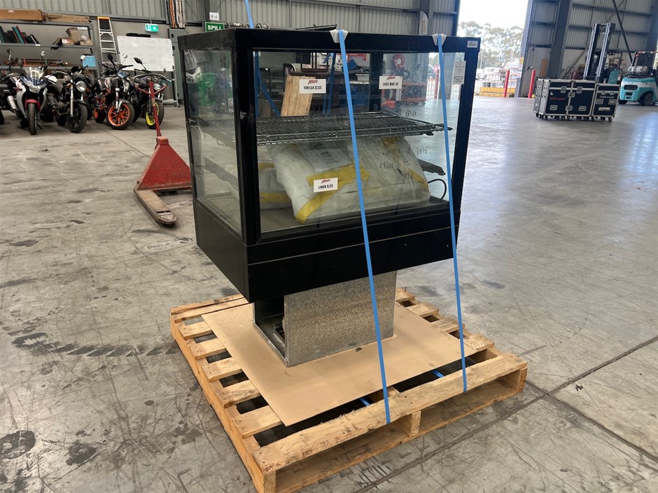 <p>Festive  DC19 Display Fridge</p>