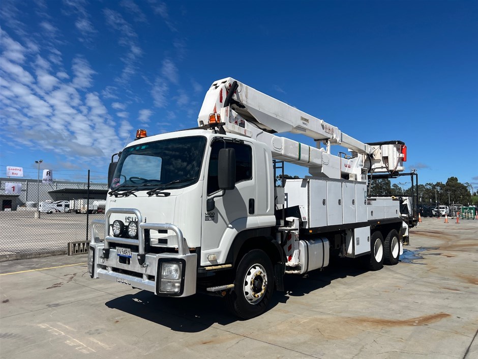 <p>2008 ISUZU FH FVZ 6 x 2 Cherry Picker Truck</p>