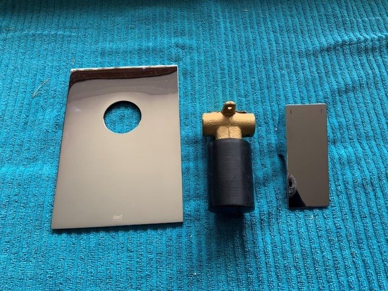 New in Box Dorf Jovian Bath/Shower Mixer - Qty 1