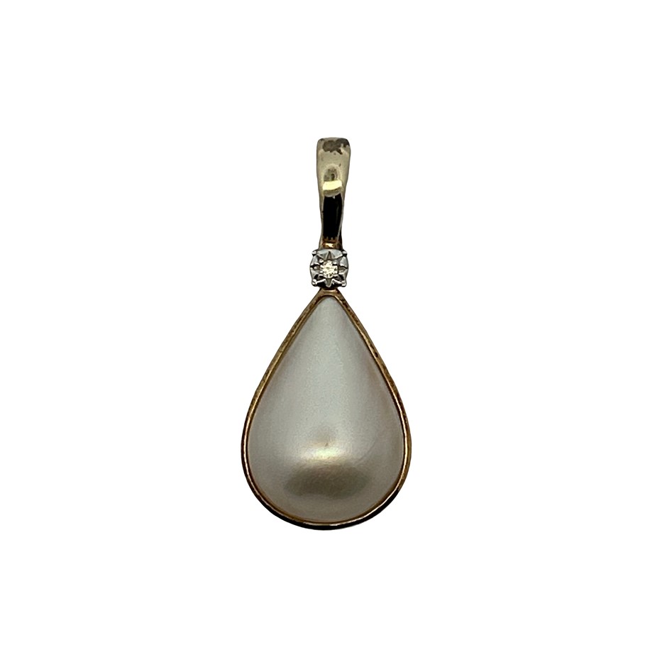 9ct Yellow Gold Mabe Pearl & Diamond Enhancer Pendant