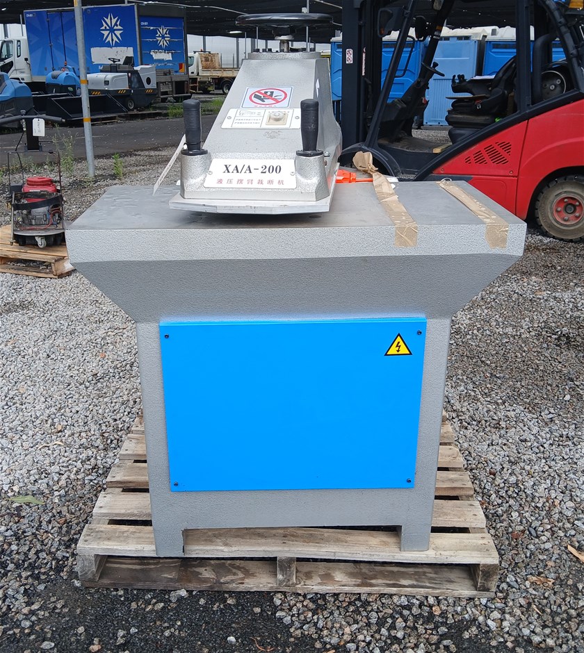 <p>Jeakar Hydraulic Swing Arm Clicker Press Machine</p>