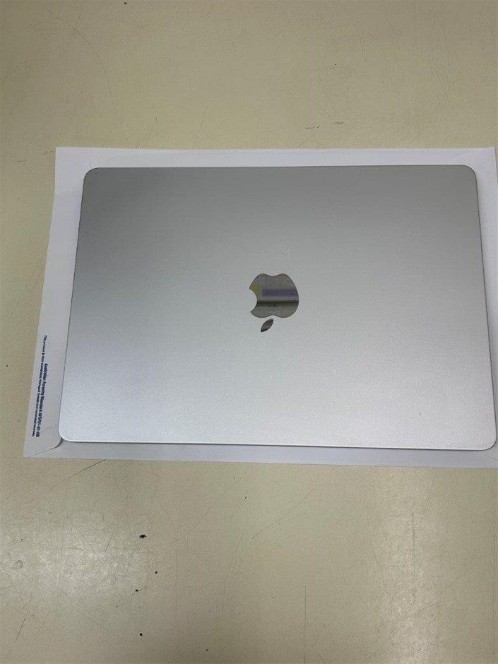 2025 APPLE MacBook Air 13" Model A3240