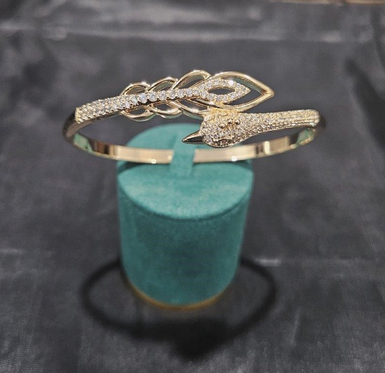 18K/ITALY Solid Yellow Gold Filled bangle -(stamped 18K/Italy)