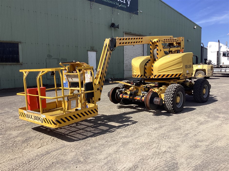 <p>2010 Monitor lifts RR14 Evo Hi-Rail Boom Lift</p>