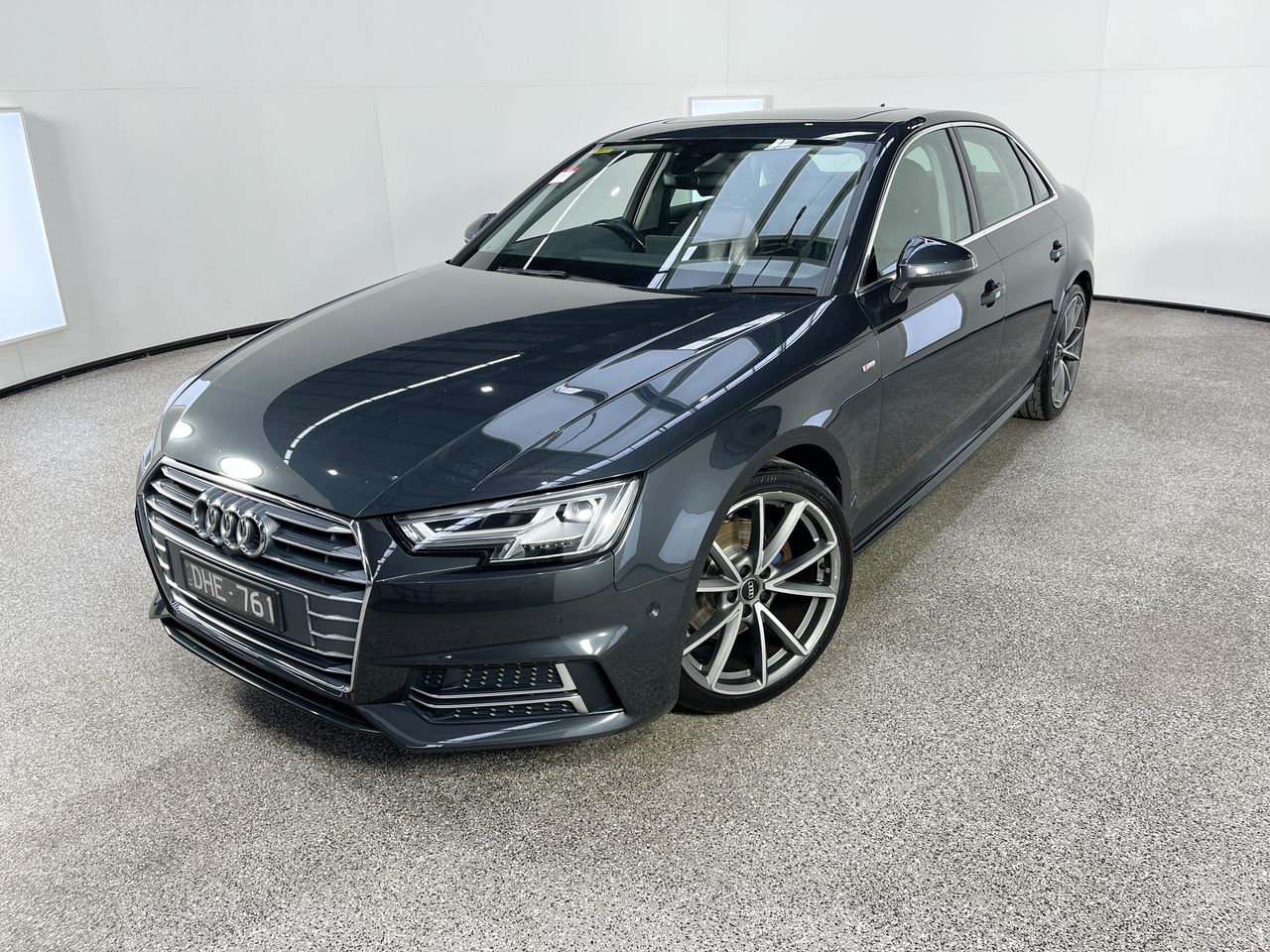 2017 Audi A4 1.4 TFSI SPORT B9 Auto SedanComp2018 S-Line