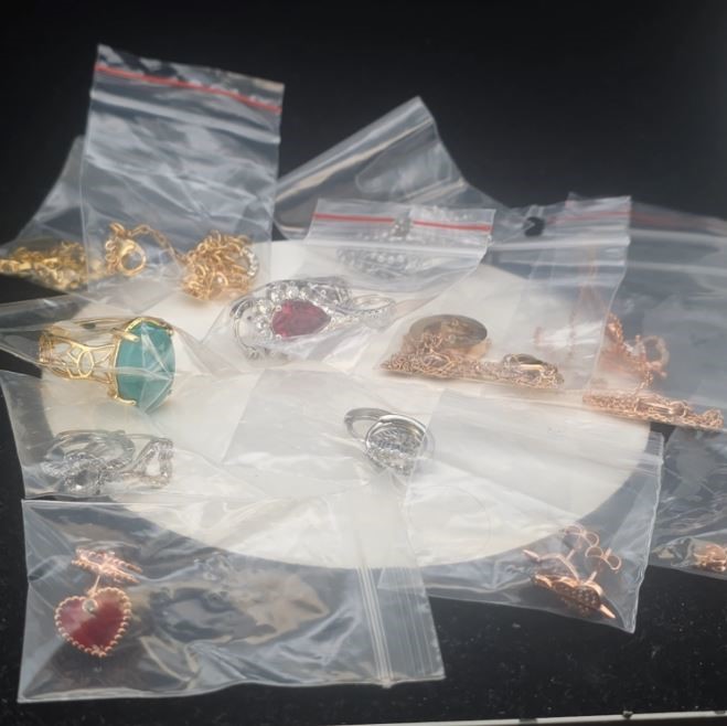 18K gold-plated mixed lot of 10 items perfect for a Christmas gift.