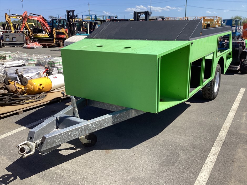 No Reserve Camper Shell Single Box Trailer