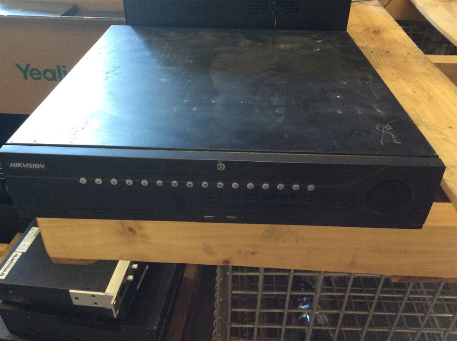 Hikvision DS-9632NI-I8 Network Video Recorder