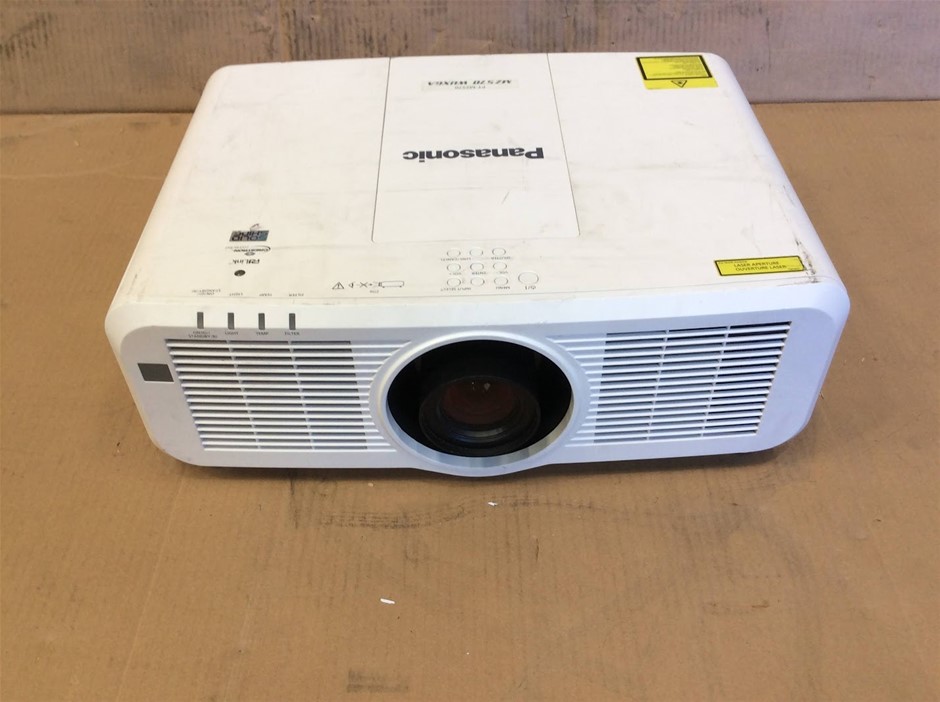 Panasonic PT-MZ570 LCD Projector