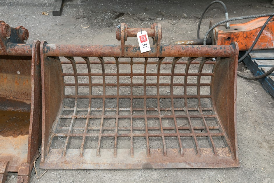 Hogan Excavator Sleeve Bucket Attachment