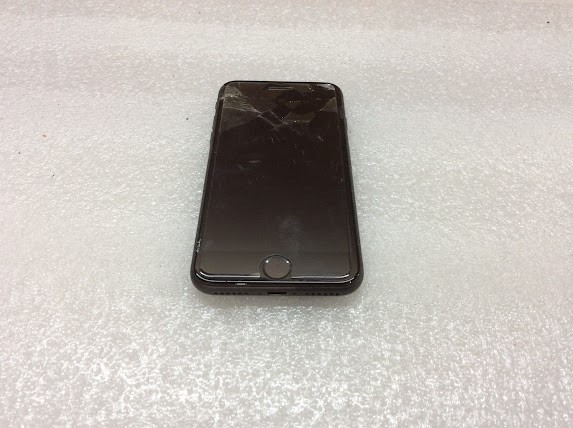 Apple iPhone 8 (A1863) Phone 64GB