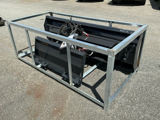 <p>Wolverine Skid Steer 6 Way Dozer Lade Attachment (Unused)</p>