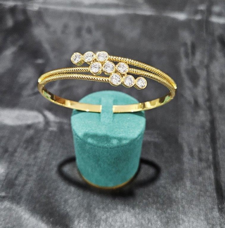 18KGoldFilled/ITALY Solid Yellow bangle -(Stamped 18KGoldFilled/ITALY)