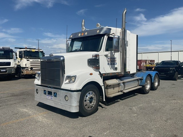 <p>2015 Freightliner  FLX 6 x 4 Prime Mover Truck</p>