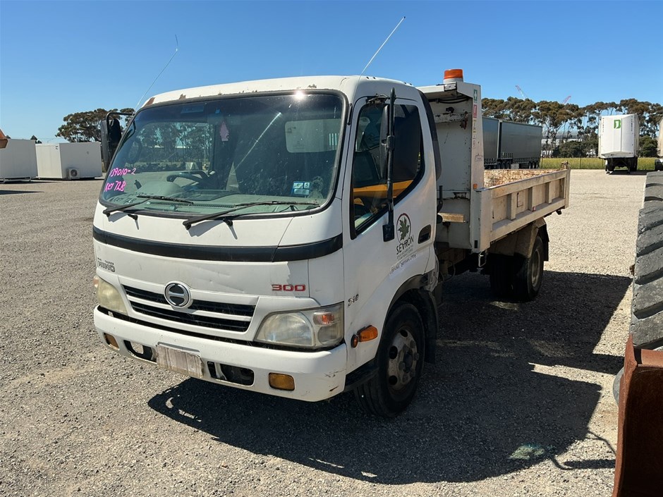 2010 Hino 300 4 x 2 Tipper Truck