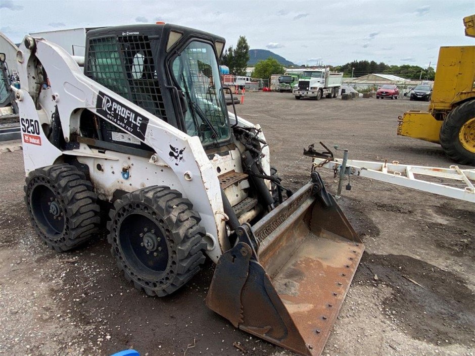 Bobcat S250 Skid Steer Loader