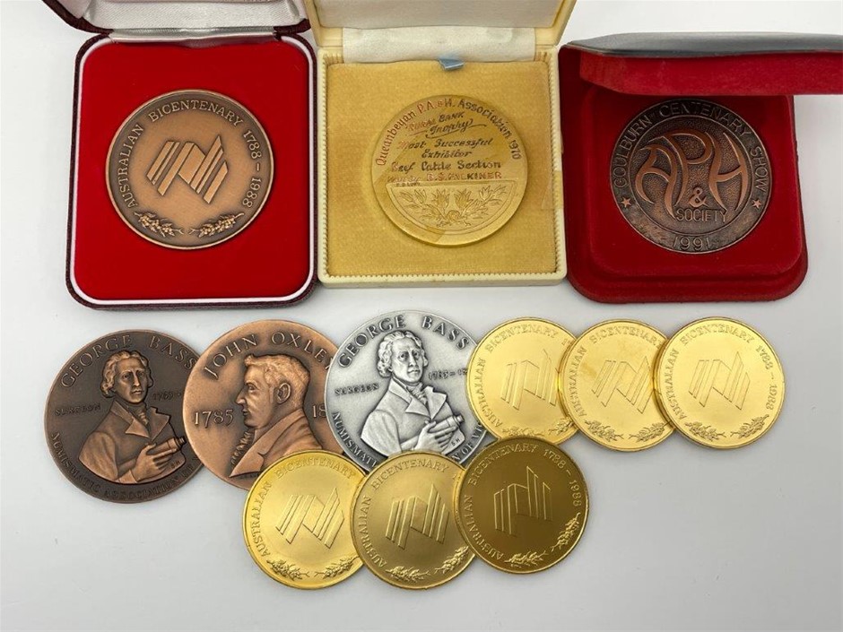 Approx. 12 x Asst AU Agricultural and Centenary Medals