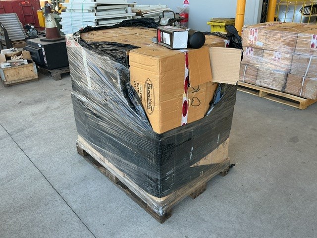 <p>Pallet of Oil Filters</p>