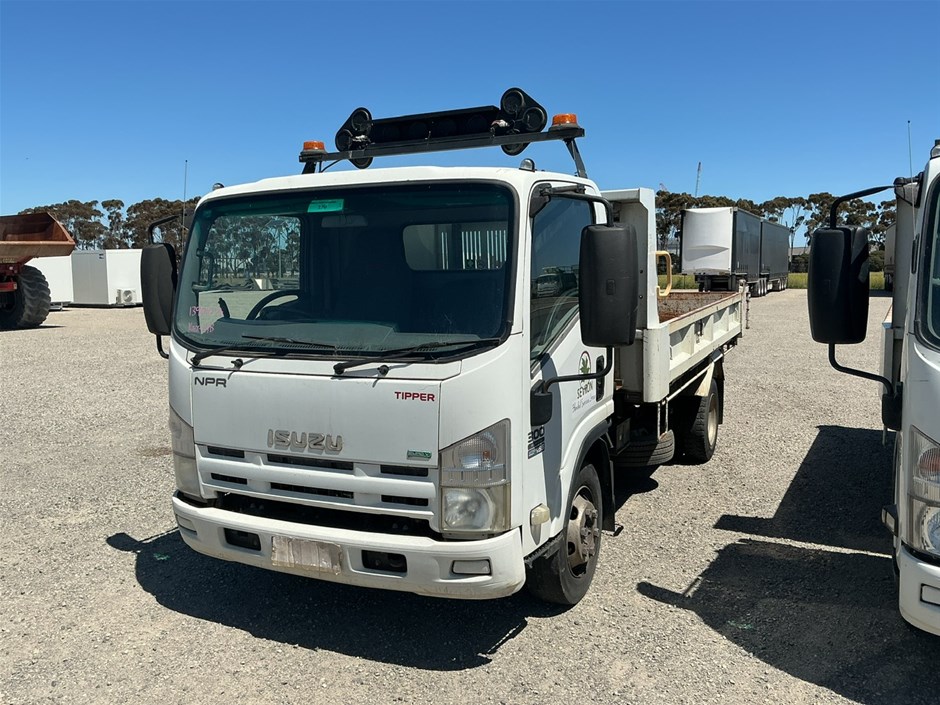 2012 Isuzu NPR 4 x 2 Tipper Truck