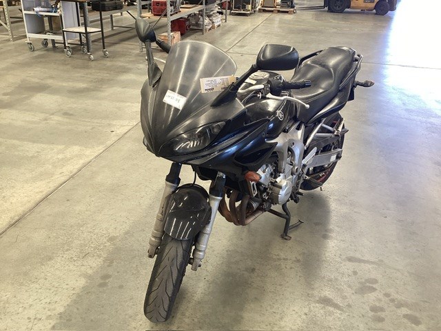 <p>2006 Yamaha  FZ6 Motorcycle</p>