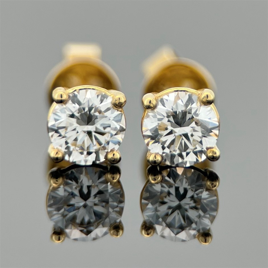 2.08 Carats Diamond Solitaire earrings IGI certified SET IN 18K Yellow Gold