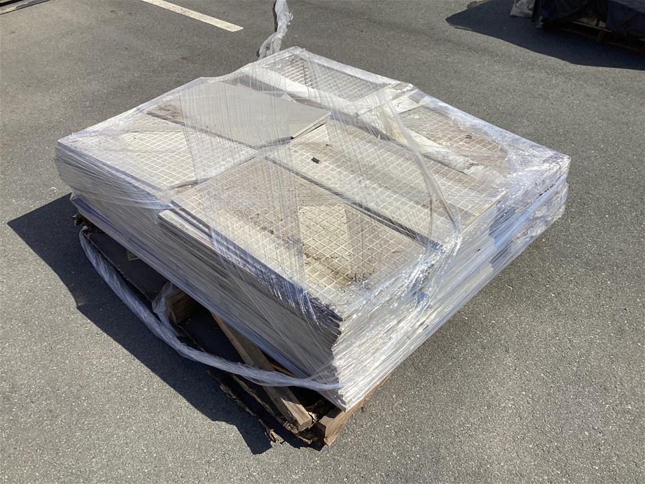 Pallet QTY Assorted Tiles