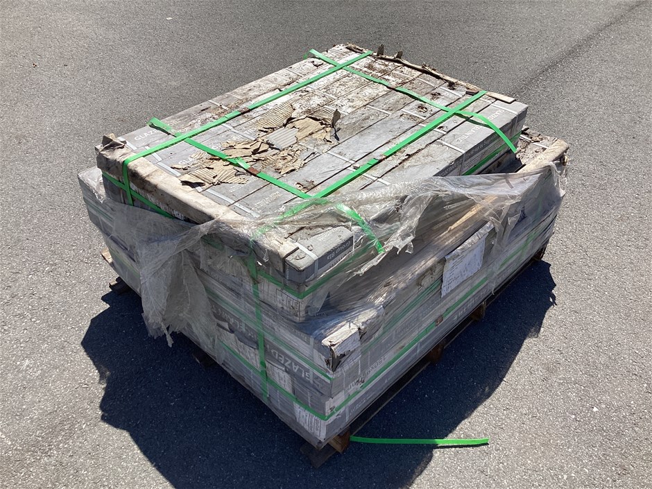 <p>Glazed Porcelain Tiles Part Pallet</p>