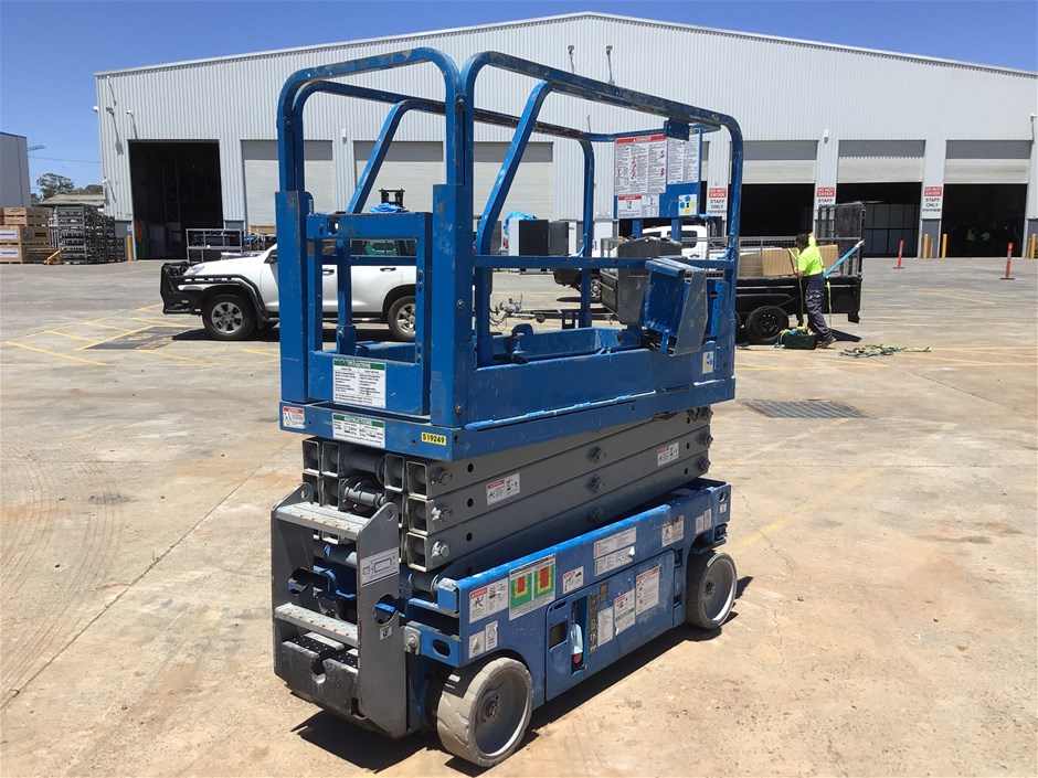 <p>2011 Genie  GS1932 Scissor Lift</p>