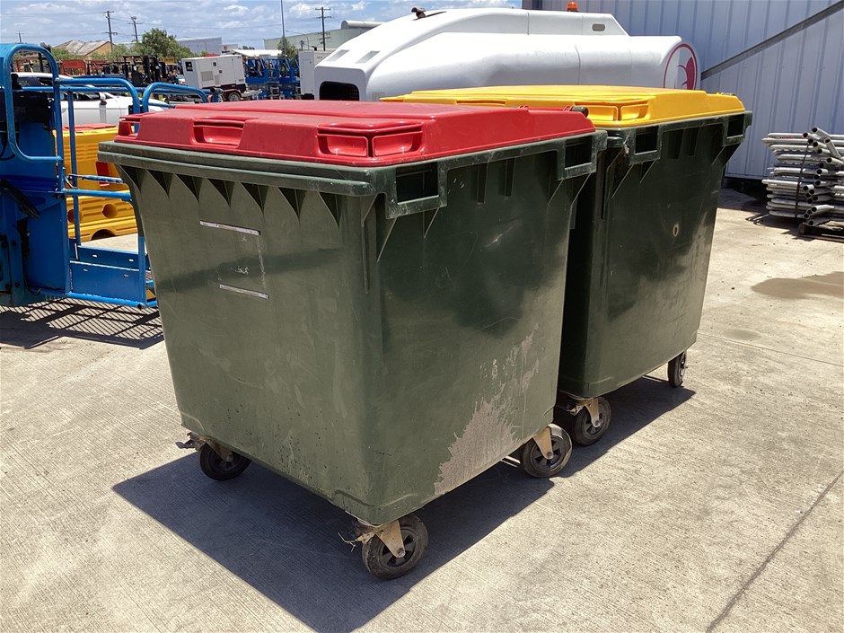 <p>Mastic Industrial Bins x2</p>