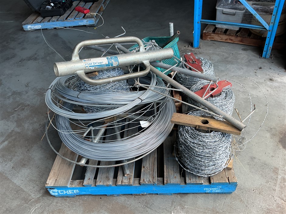 <p>Fencing Equipment</p>