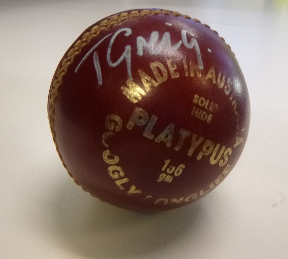 Platypus Official Sign Red Cricket Ball