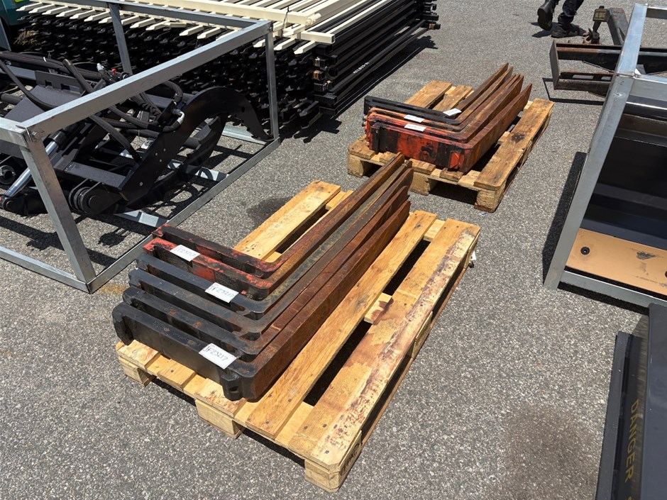 No Reserve Forklift Tynes on Pallets 2x