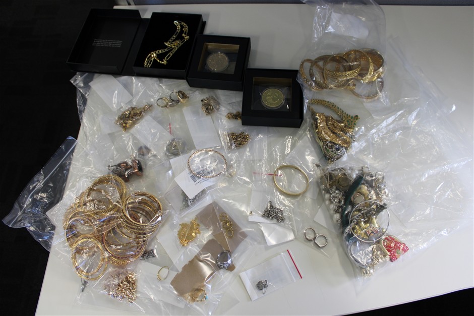 Assorted Jewellery