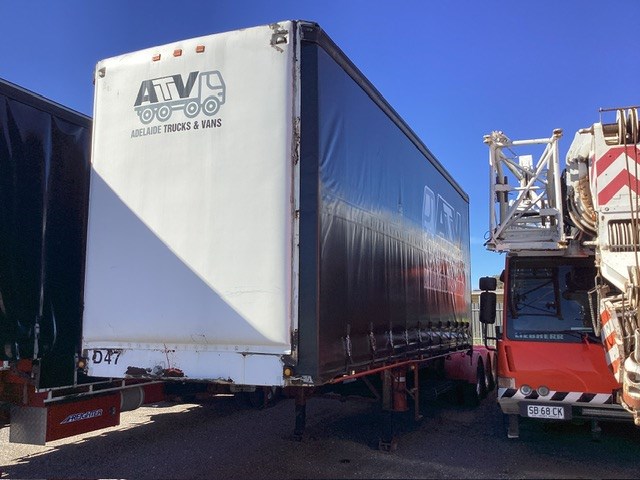 1996 Freighter ST3 Triaxle Curtainsider A Trailer